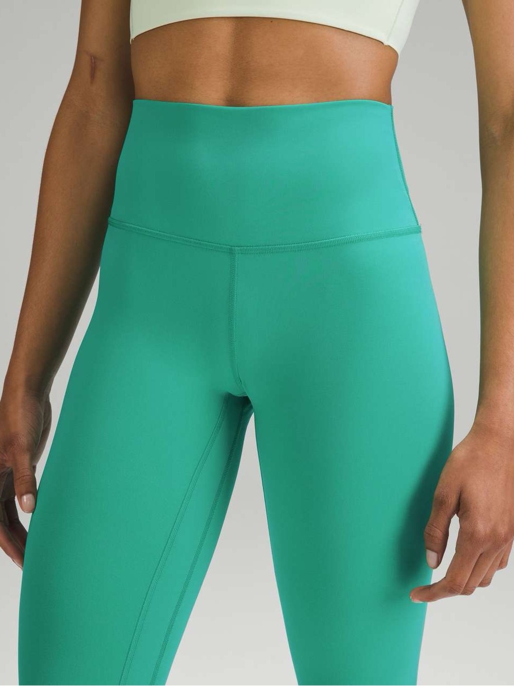 Kelly Green Lululemon Align High-Rise leggings 28"
High-Waist Teal